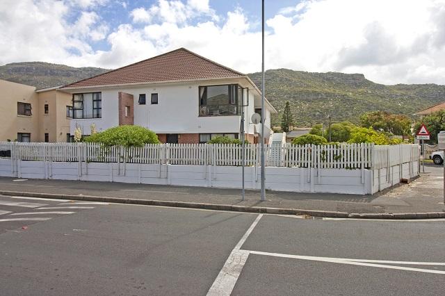 1 Bedroom Property for Sale in Fish Hoek Western Cape